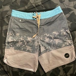 Howler Bros Swim Board Shorts Size 31